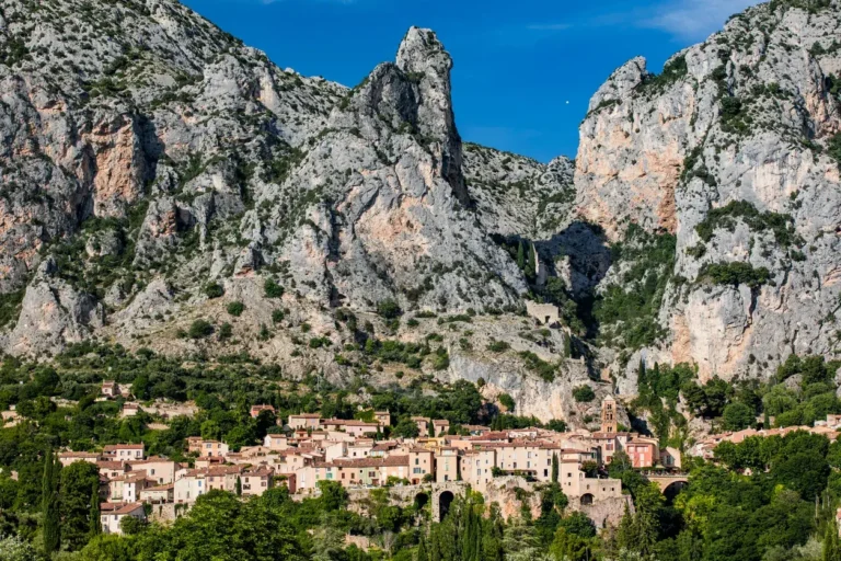 beautiful villages Provence Moustiers-Sainte-Marie